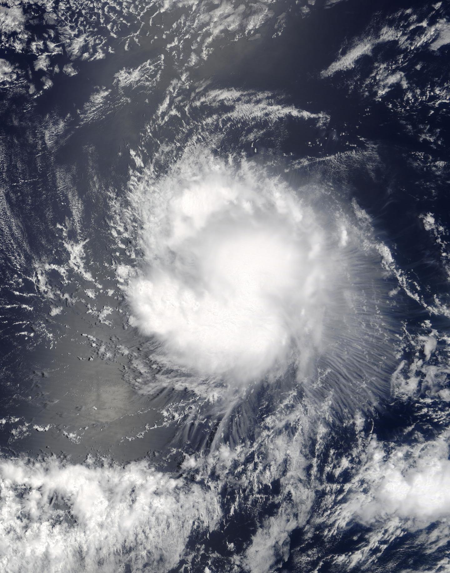 Tropical Storm Ivette holding steady