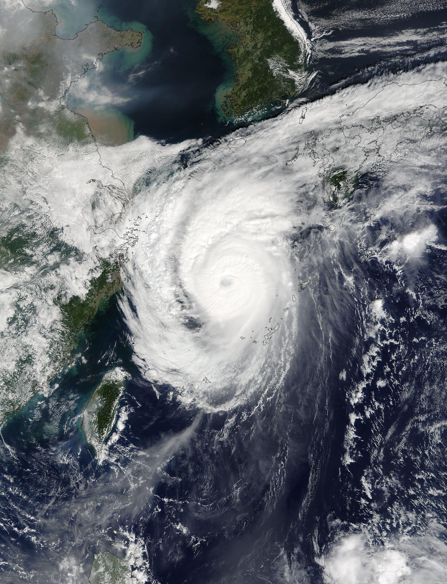 Typhoon Chaba closes its eye