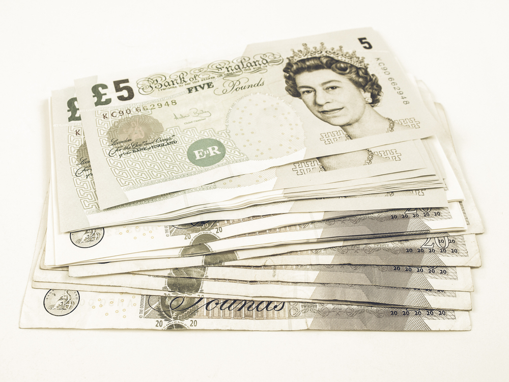 Bank of England bows to vegan pressures on new five pound note