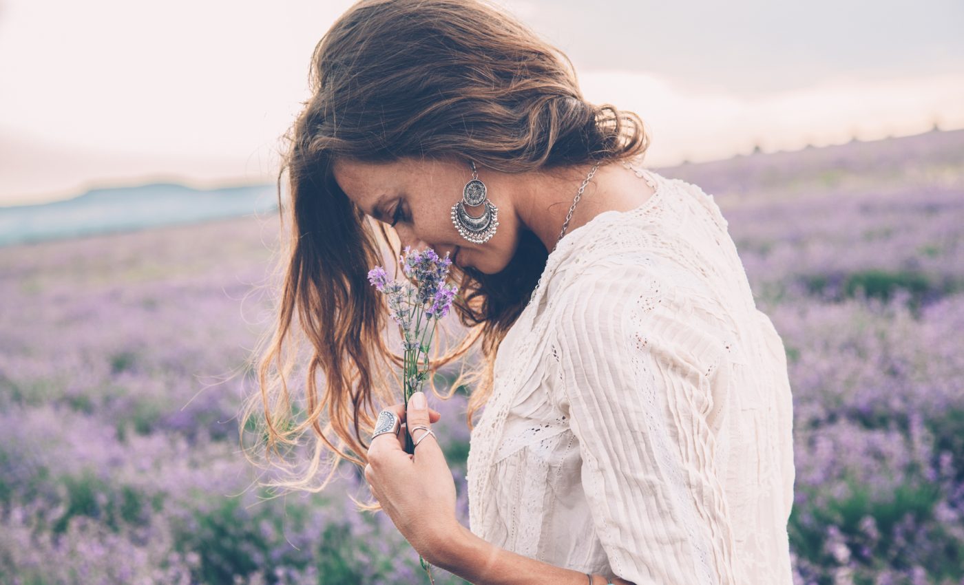 All-natural: Instagram celebrities get naked in nature