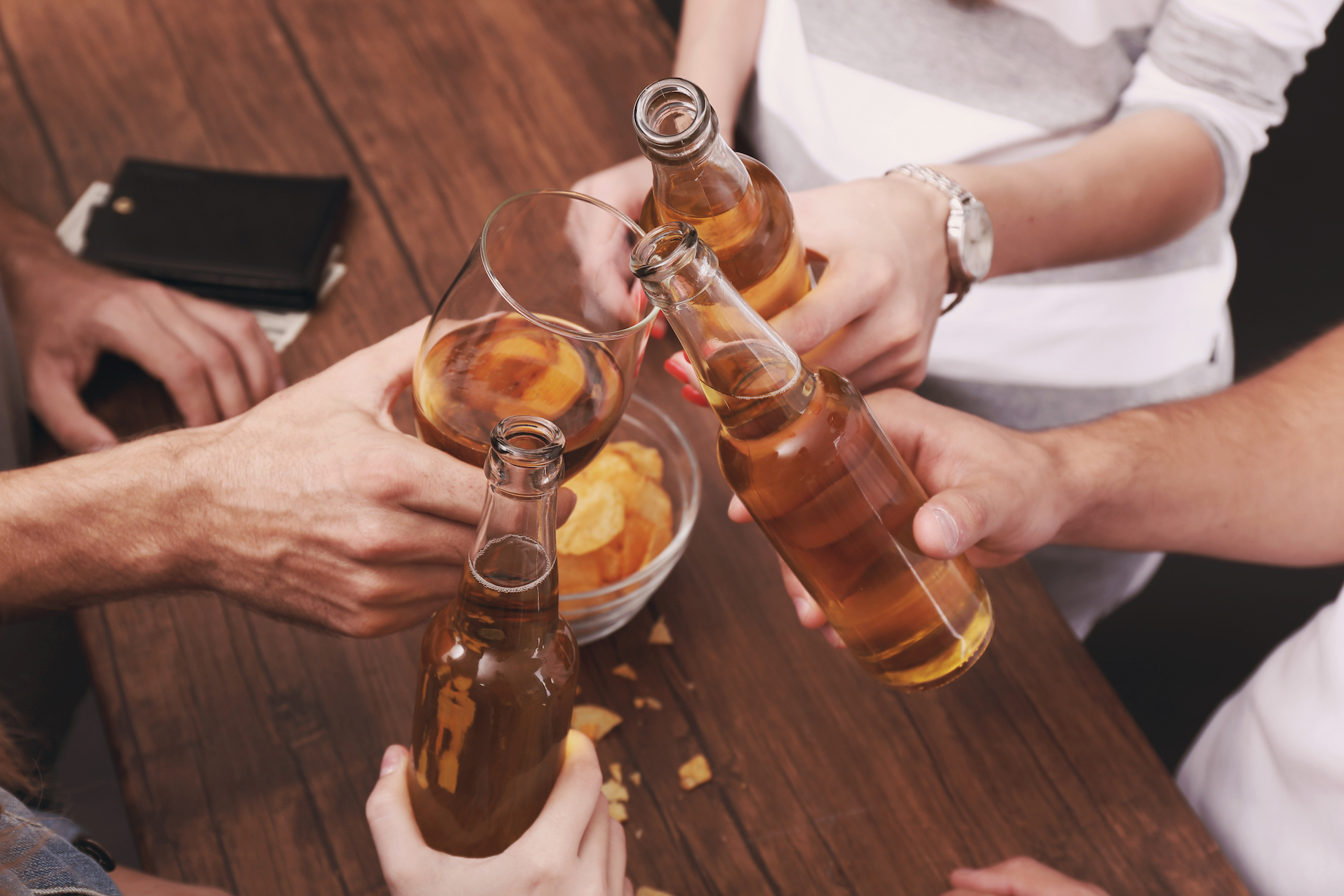 Practicing mindfulness helps heavy drinkers slow down