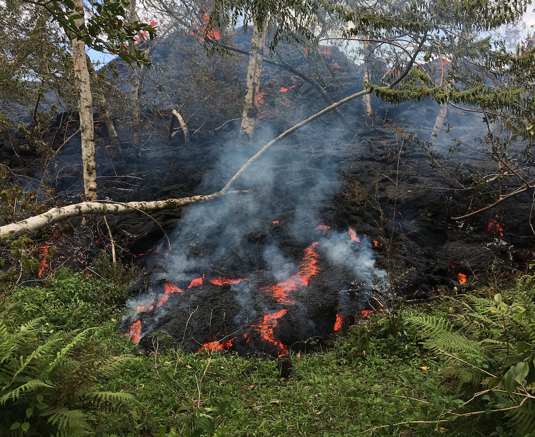 Giant new fissures open up on Kilauea prompting more evacuations