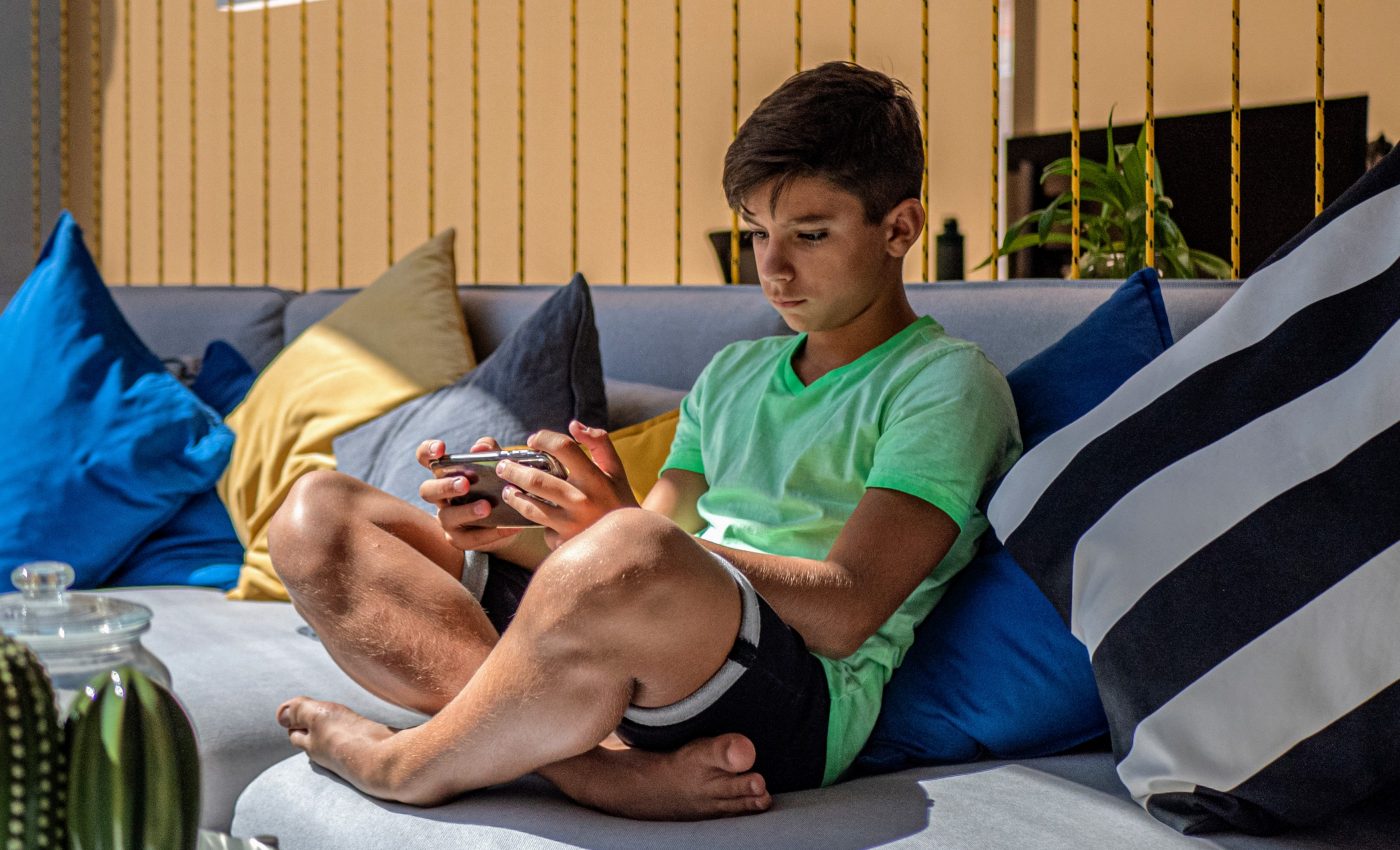 Social media use linked to binge eating among preteens