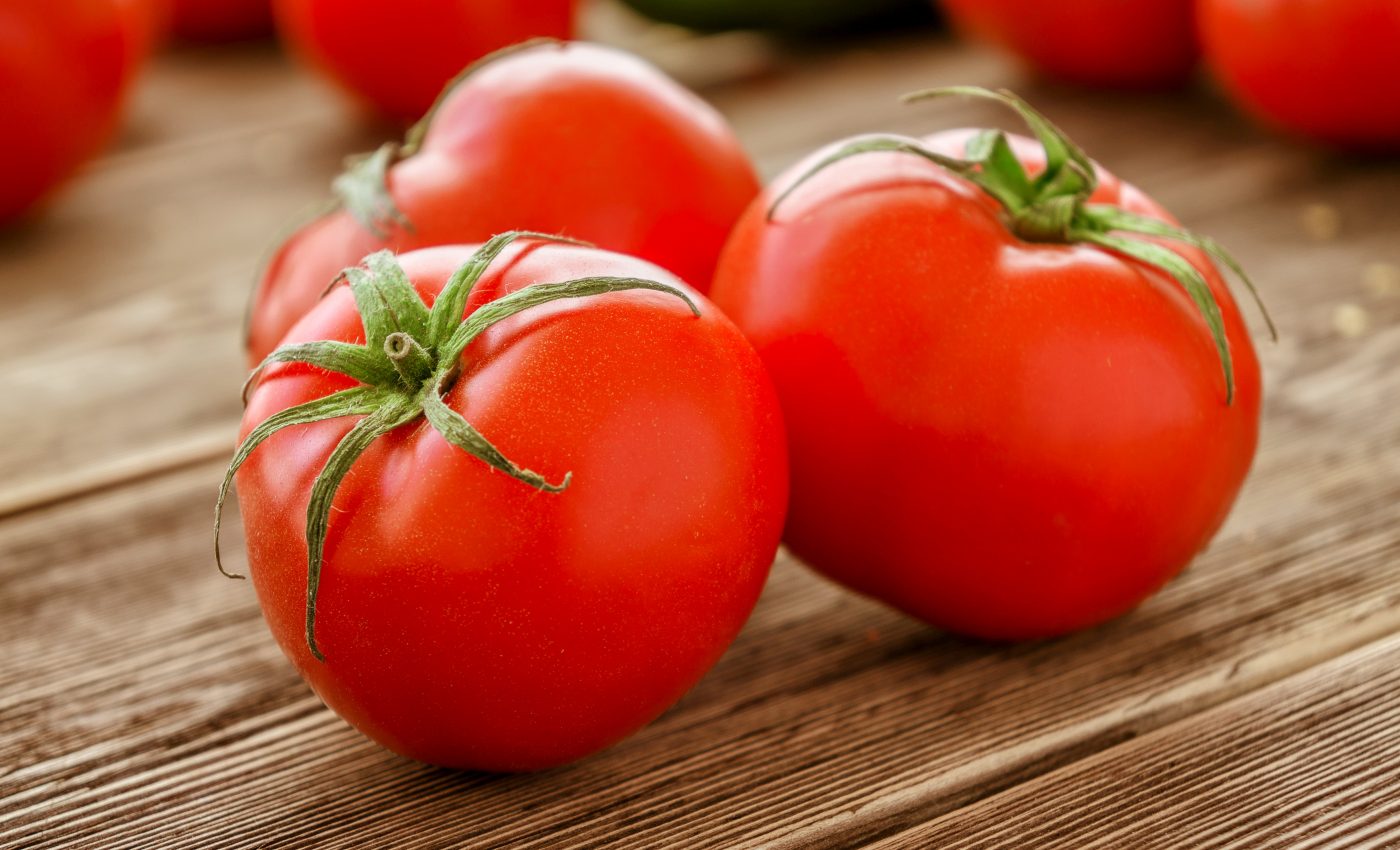 Genetic variations control how tomatoes respond to mutations