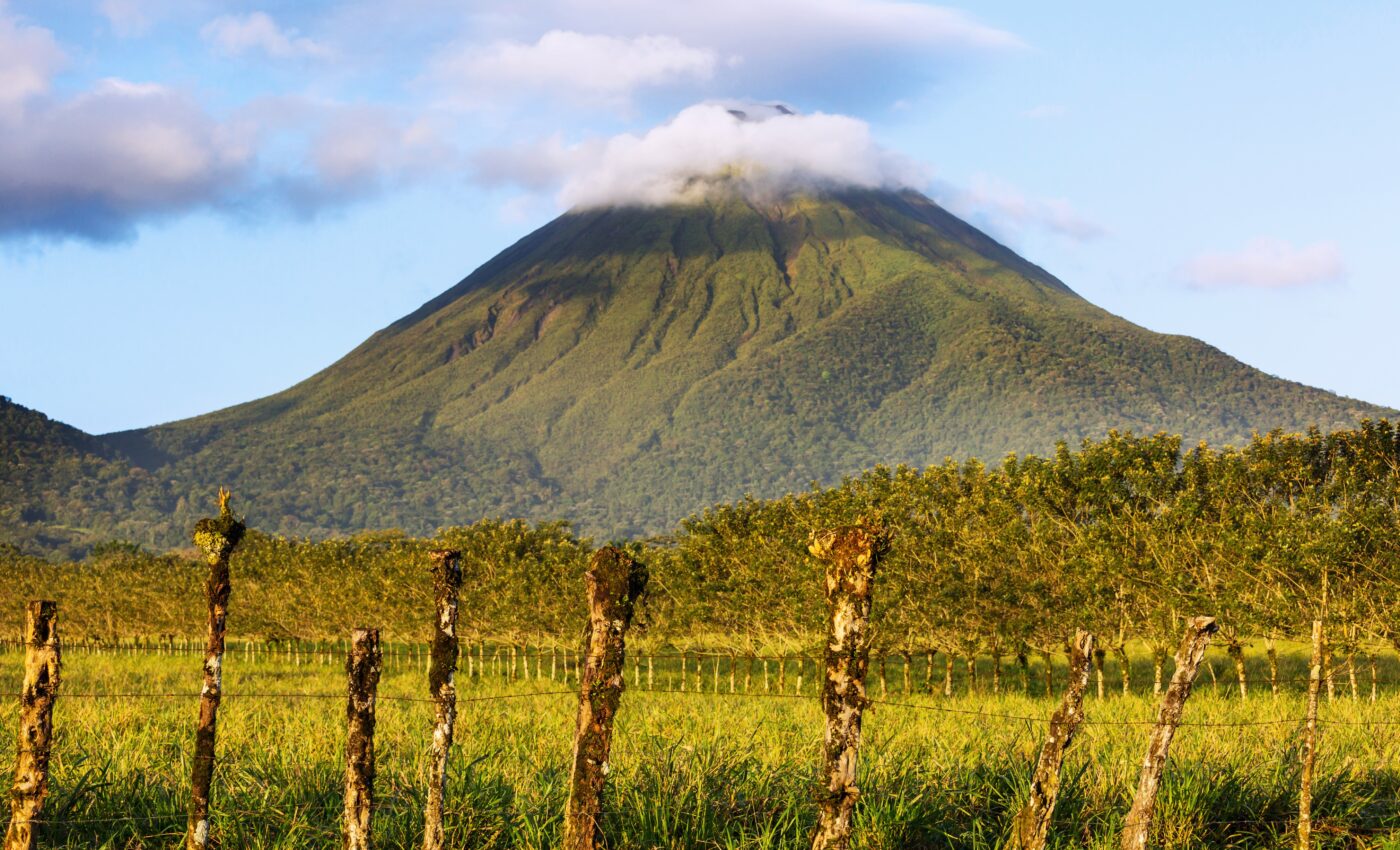 Volcanic super-eruptions can build up silently