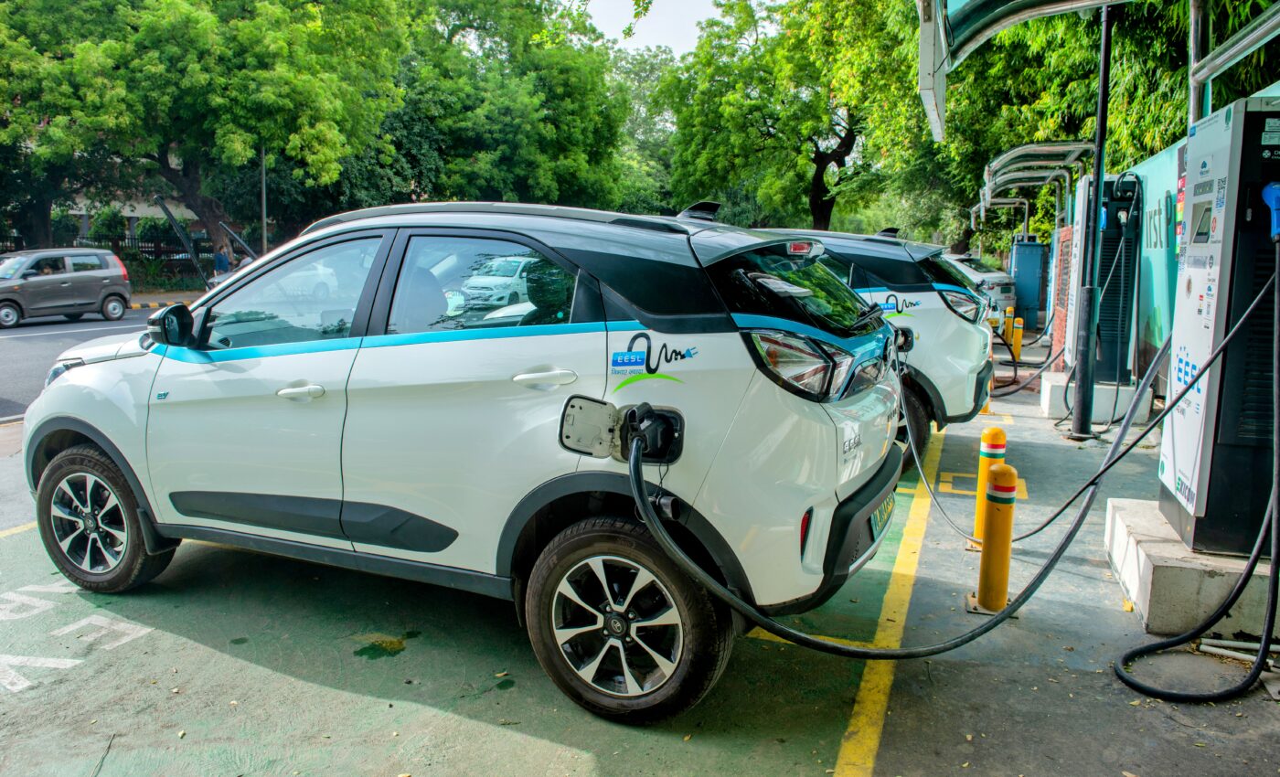 EPA tightens emission standards for the auto industry