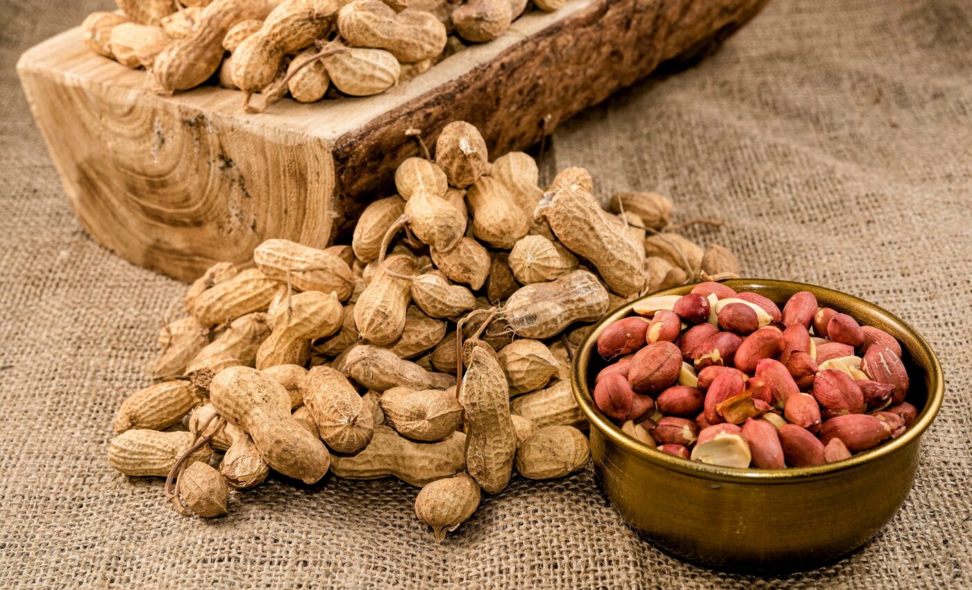 Peanuts lower blood pressure and promote weight loss