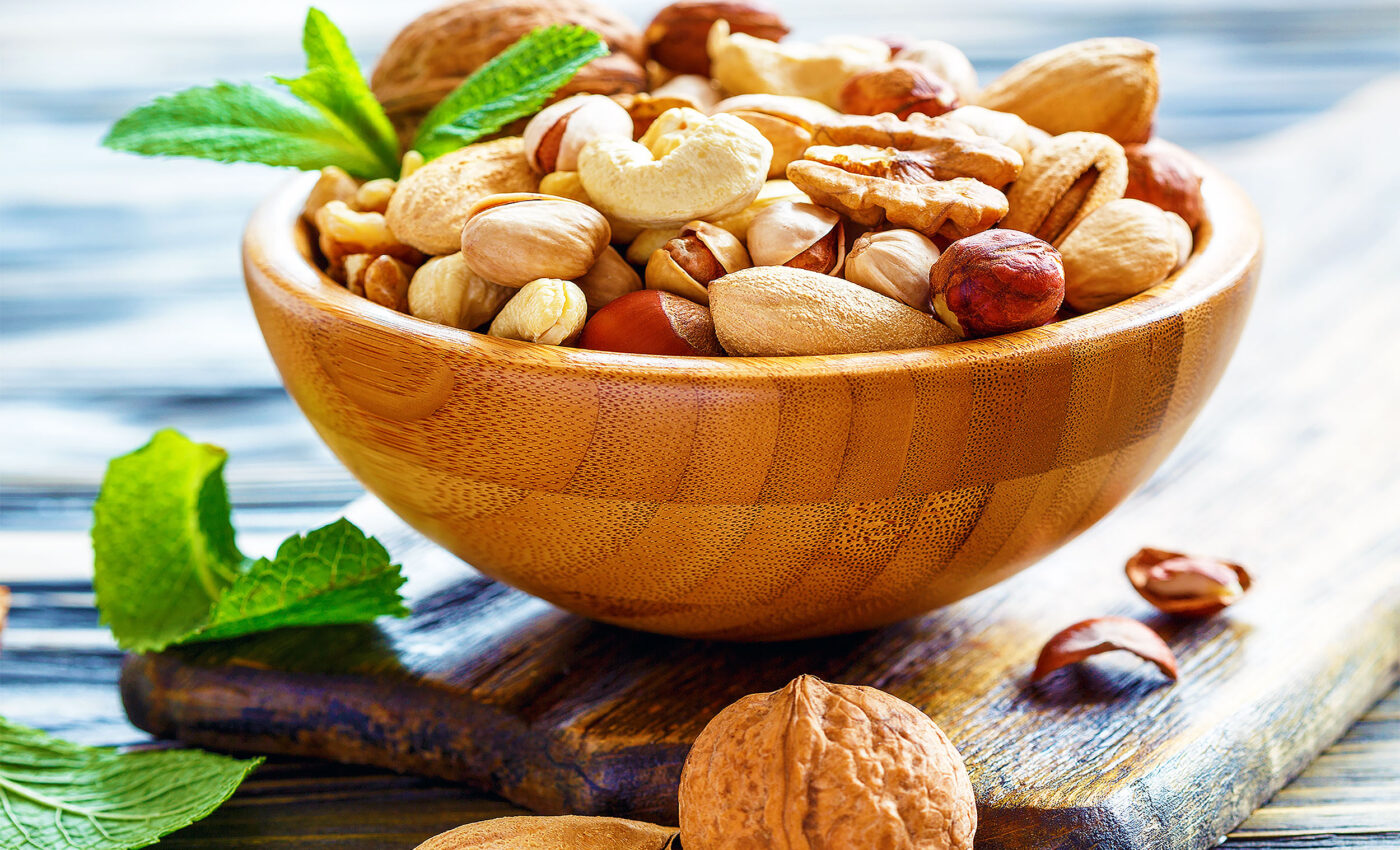 Eating nuts every day does not cause weight gain, but it does improve health