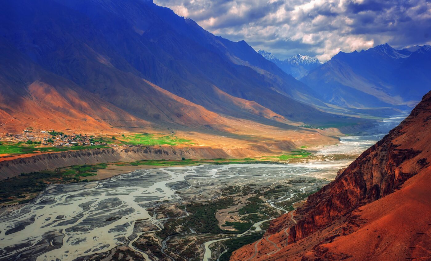 Can rivers always recover from floods?