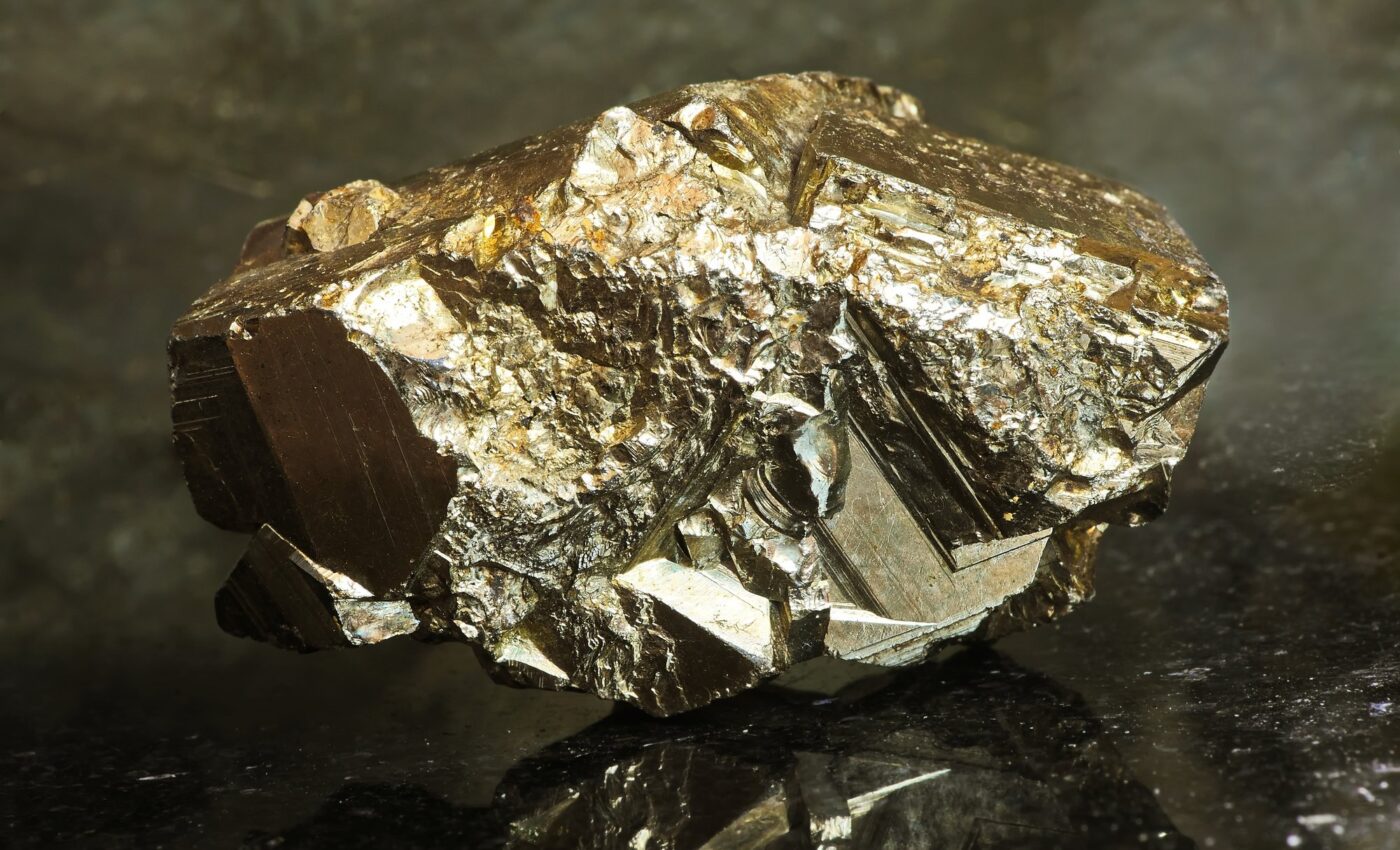 "Fool’s gold" may actually be valuable as an energy source for tech devices