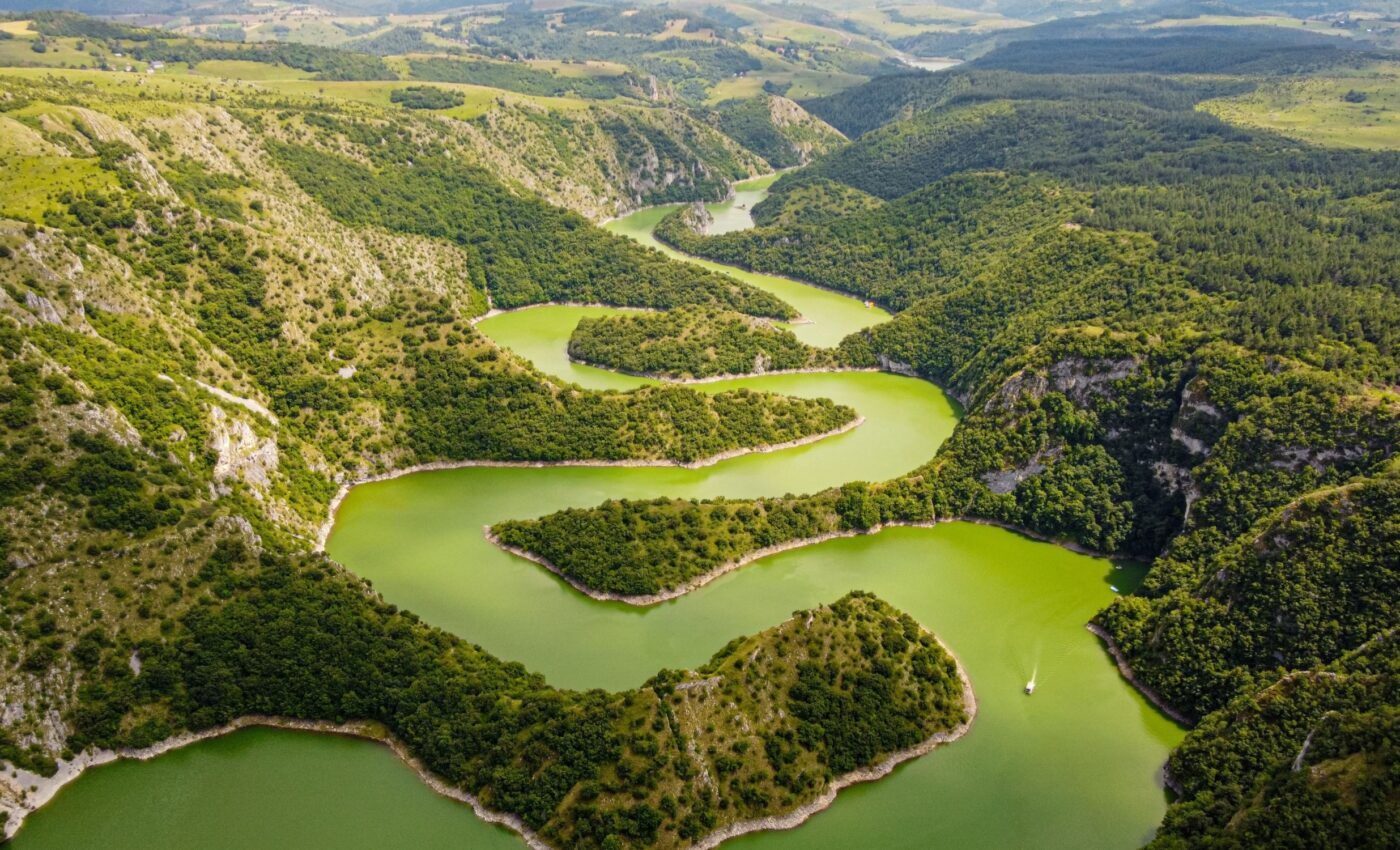 Study reveals new insights into the dynamics of meandering rivers