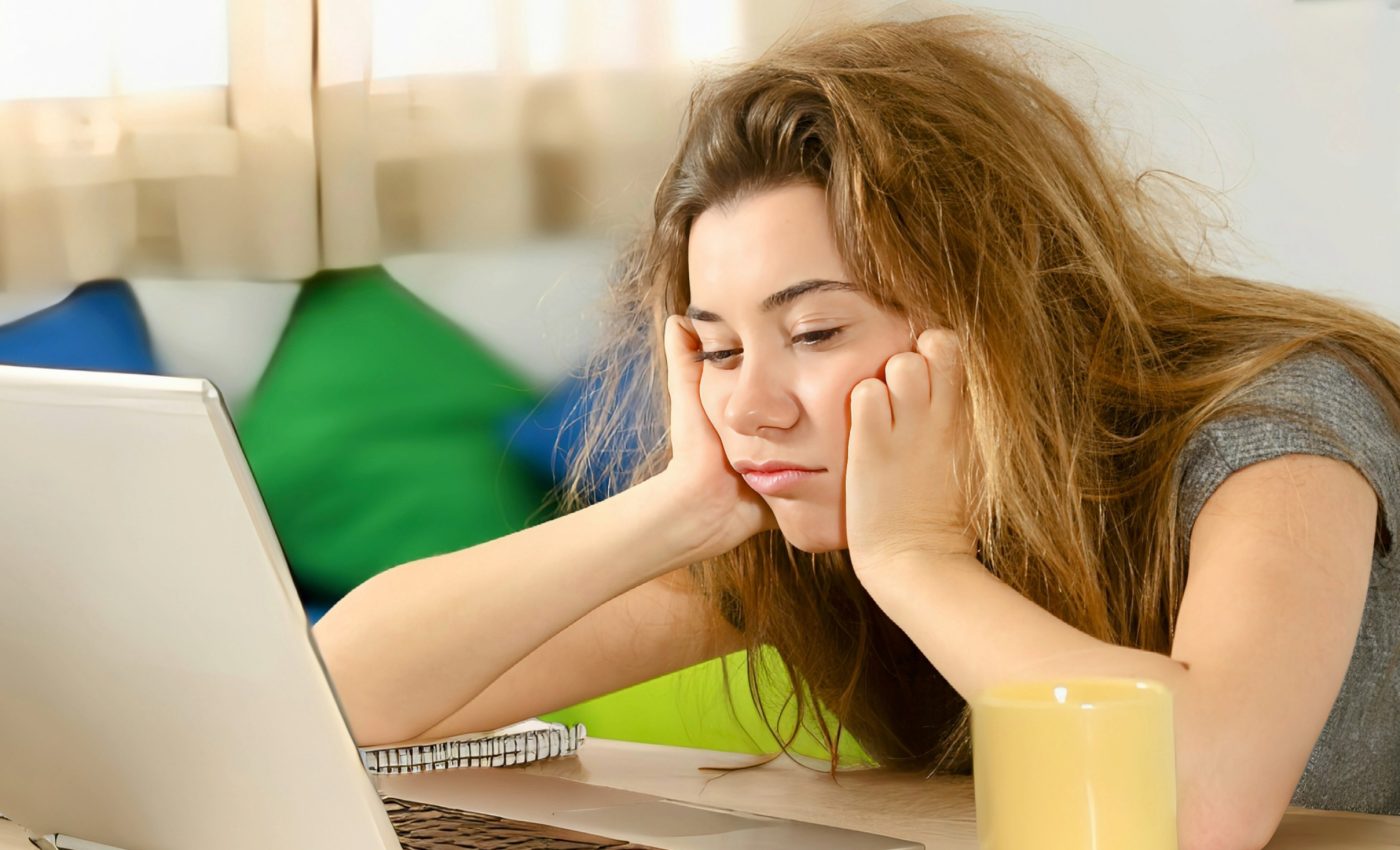 Loneliness disrupts college students' sleep more than screen time