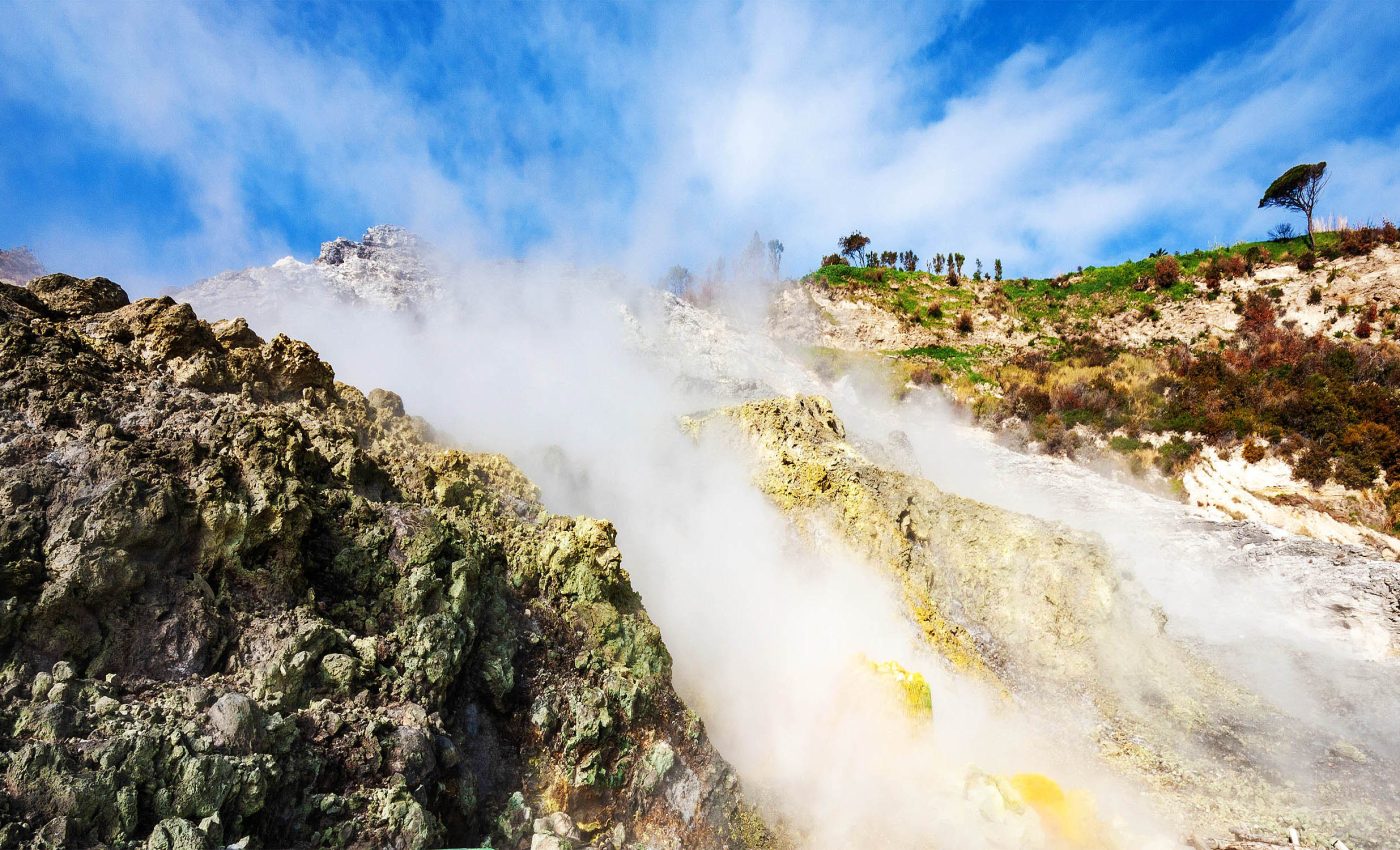 Supervolcano shows signs of waking up, which is not a good thing, but scientists have a plan