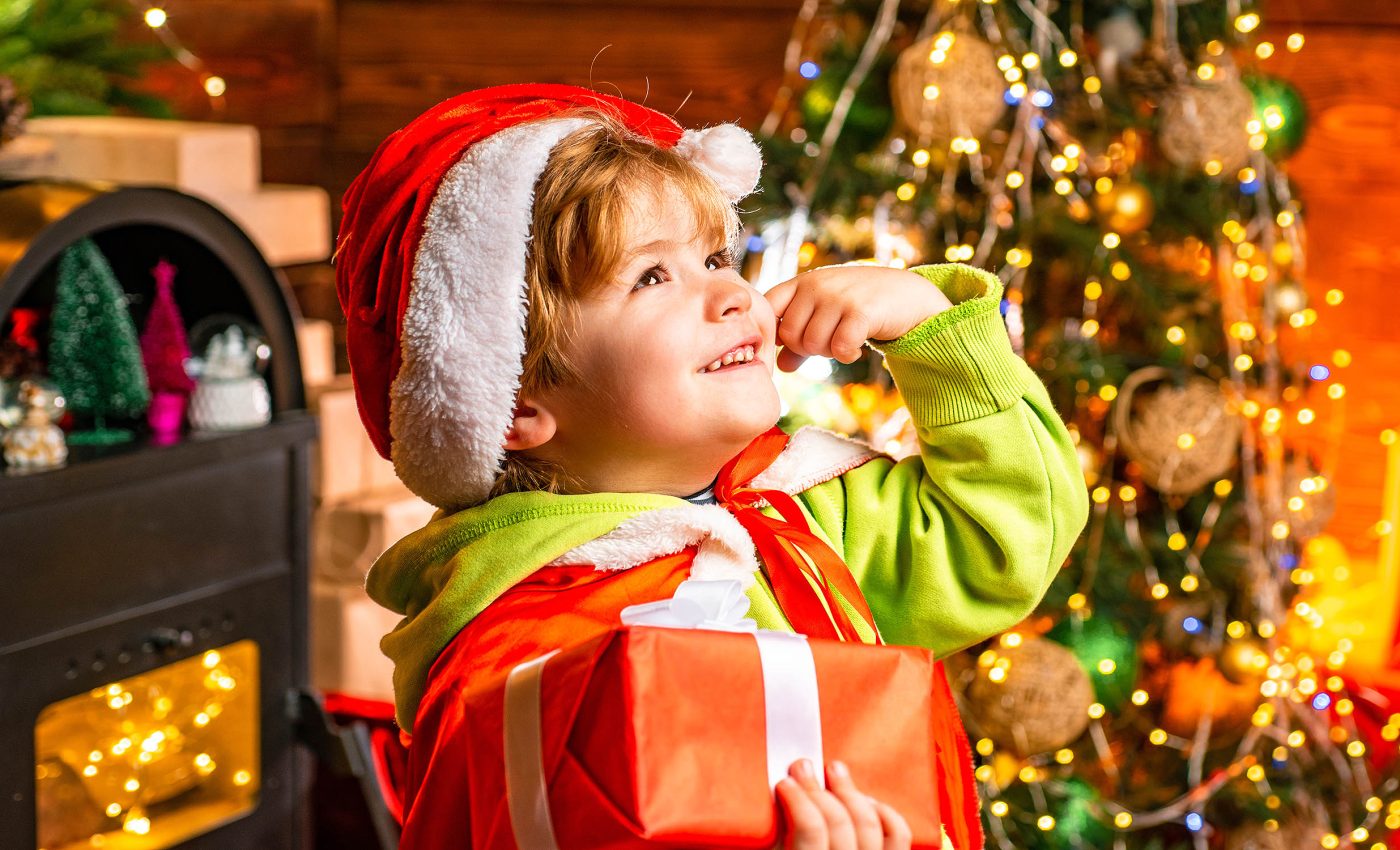 Does believing in Santa make kids behave better? A new study found out