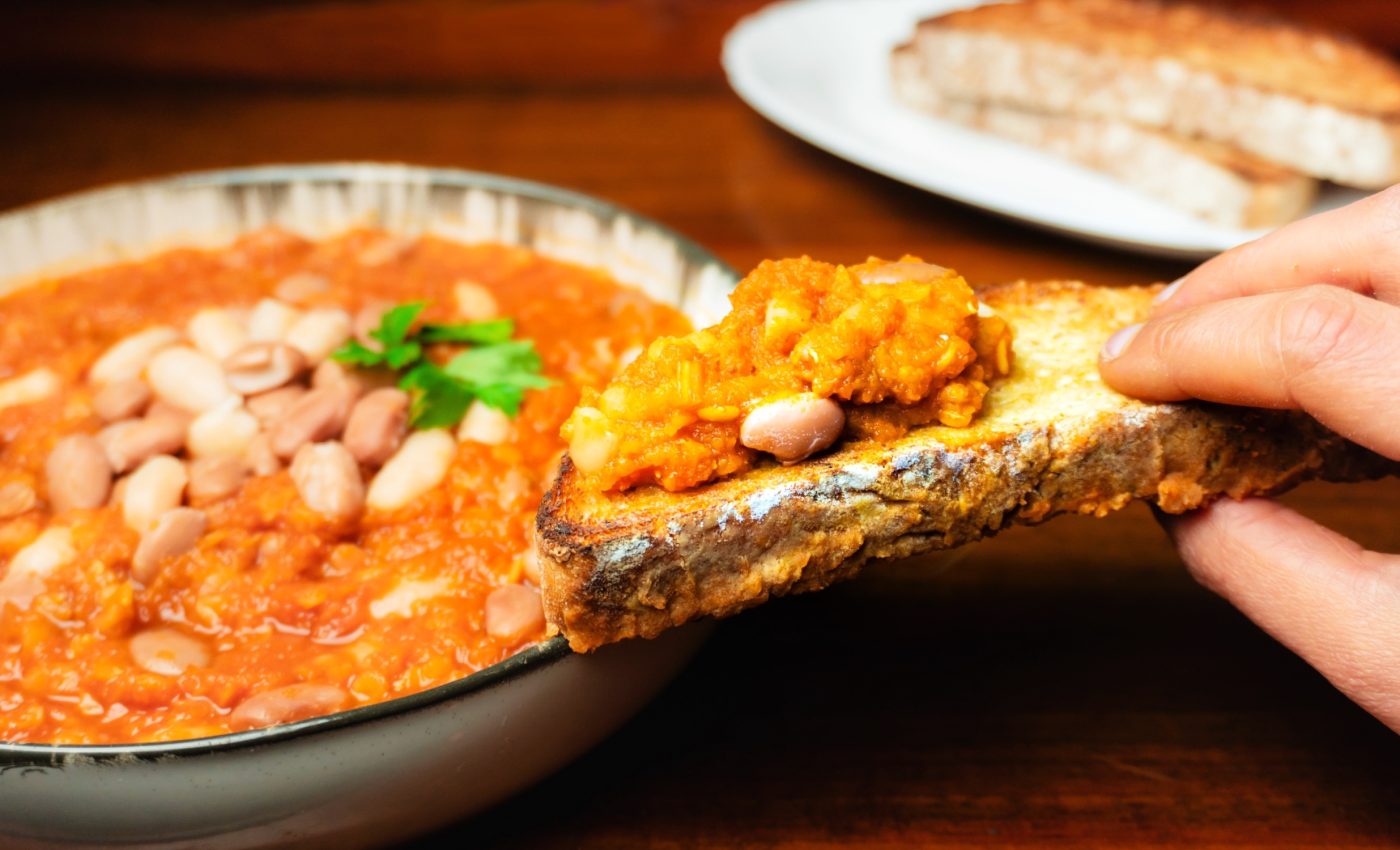 Eating enough fiber prevents cancer in a surprising way