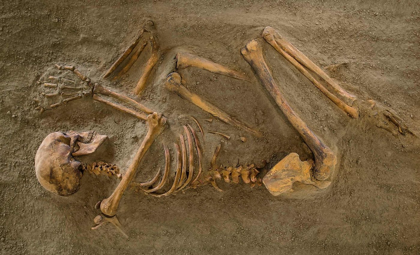 DNA from 9,000-year-old skeletons disproves migratory waves theory from South Africa