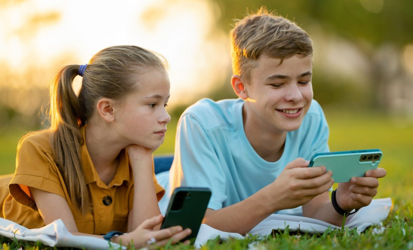 Mobile addiction harms kids' mental health more than screen time
