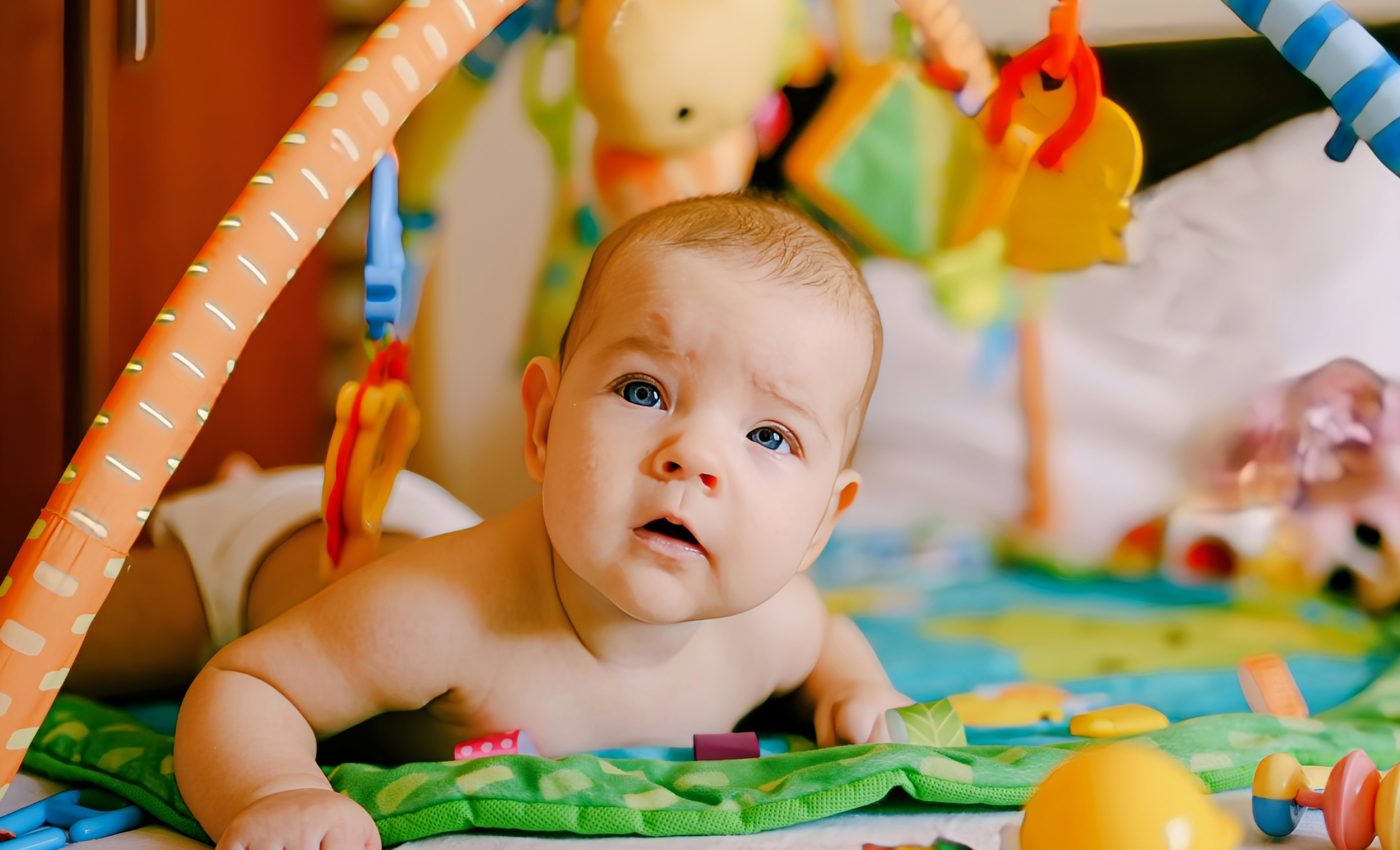 Babies adapt to change using flexible learning strategies