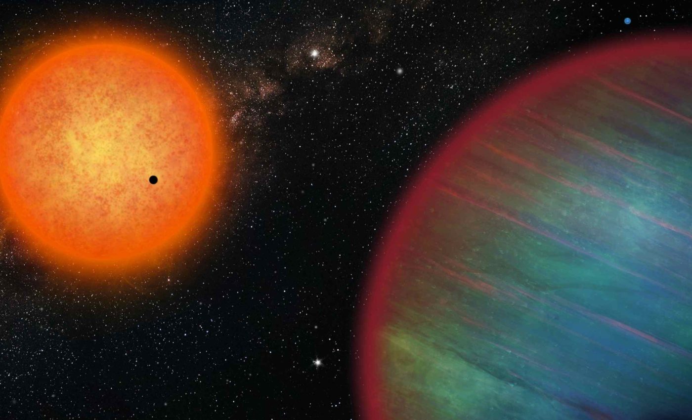 Fire and ice: Astronomers discover two very different exoplanets orbiting one star