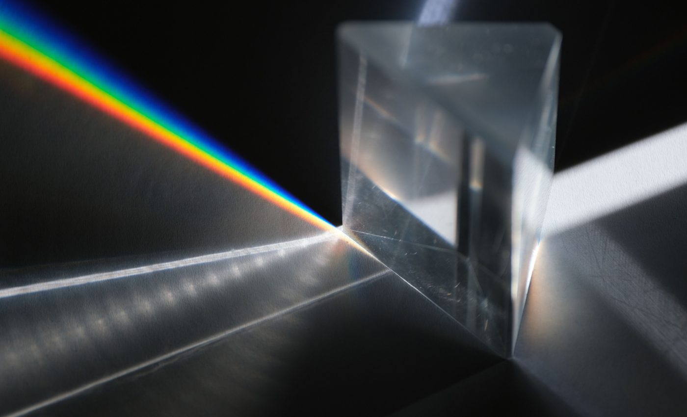MIT confirms light has two identities that are impossible to see at the same time