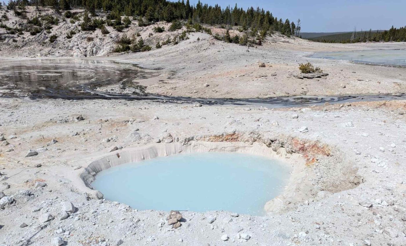 What geologists discovered in Yellowstone is as beautiful as it is disturbing