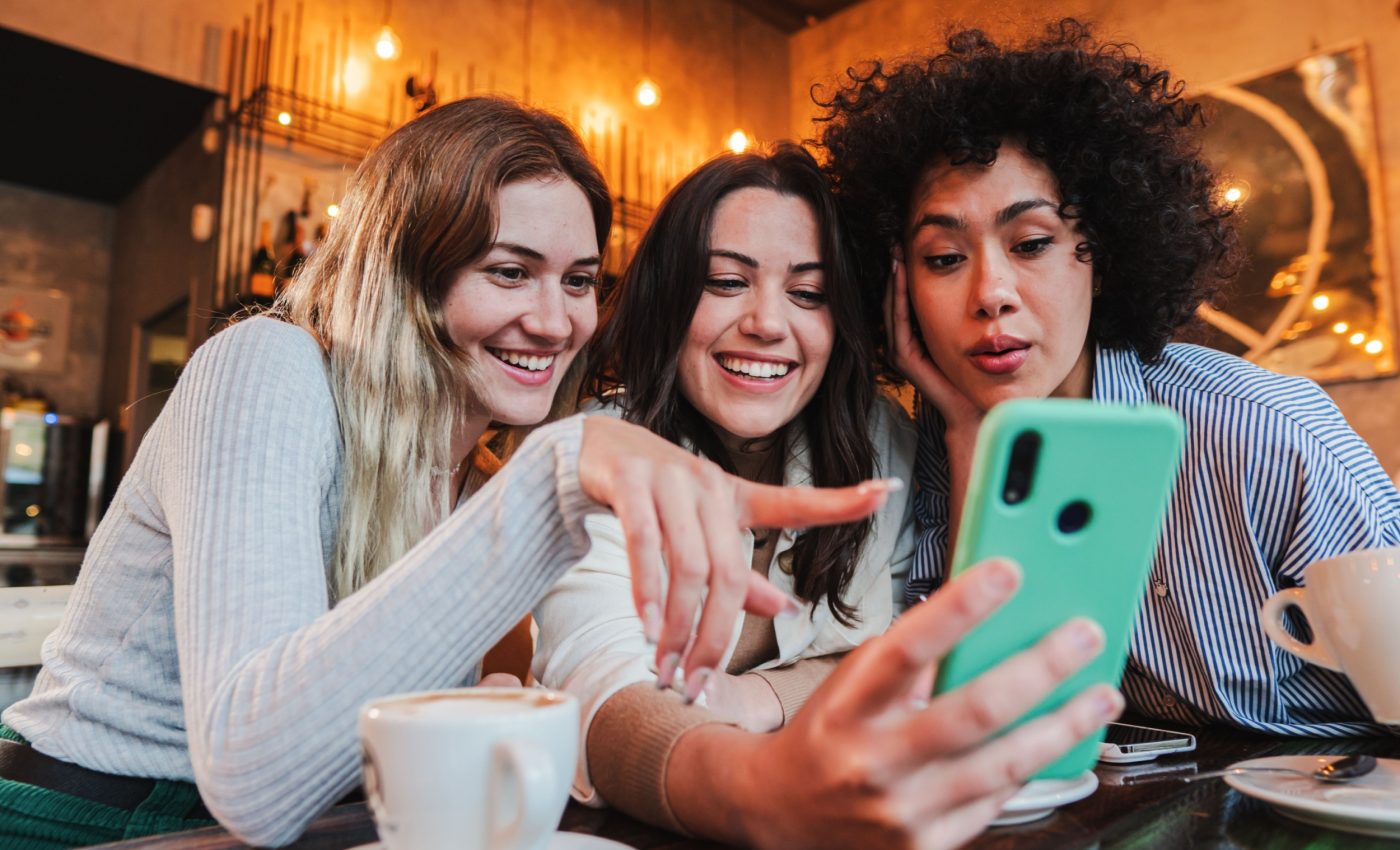 Comfort and routine quietly shape our social preferences